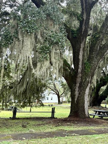 10088 Hercules Road, Mcclellanville, SC 29458