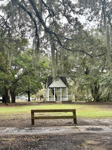 10088 Hercules Road, Mcclellanville, SC 29458