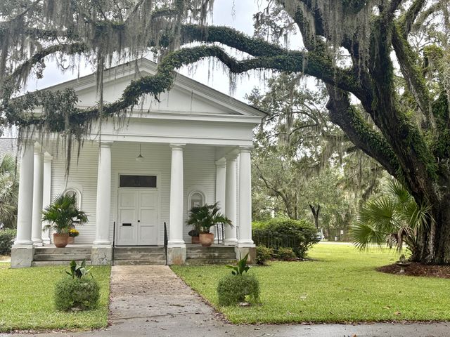 10088 Hercules Road, Mcclellanville, SC 29458