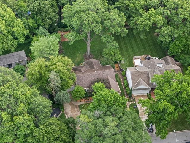 5307 Pawnee Lane, Fairway, KS 66205