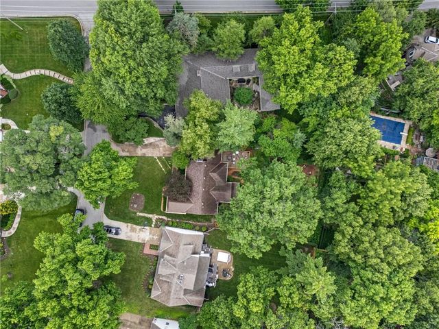 5307 Pawnee Lane, Fairway, KS 66205
