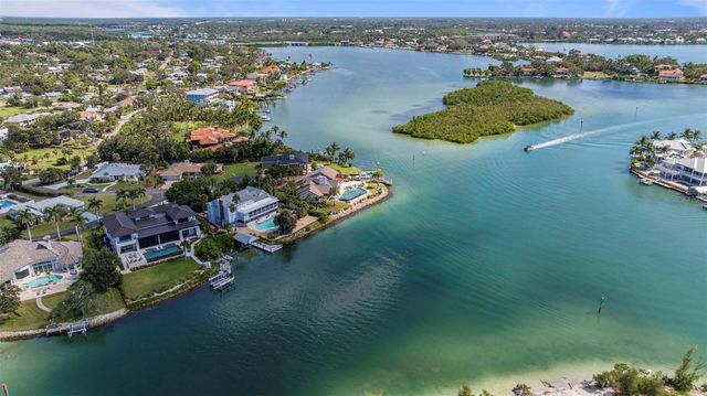 702 POINCIANA ROAD, Nokomis, FL 34275