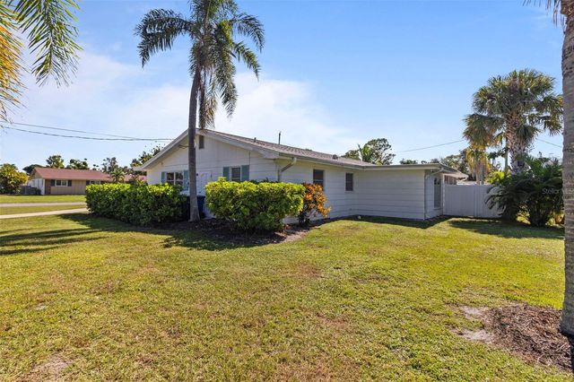 702 POINCIANA ROAD, Nokomis, FL 34275