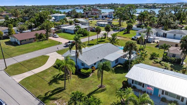 702 POINCIANA ROAD, Nokomis, FL 34275