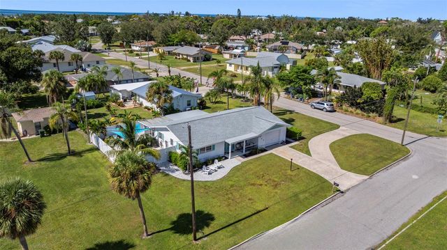 702 POINCIANA ROAD, Nokomis, FL 34275