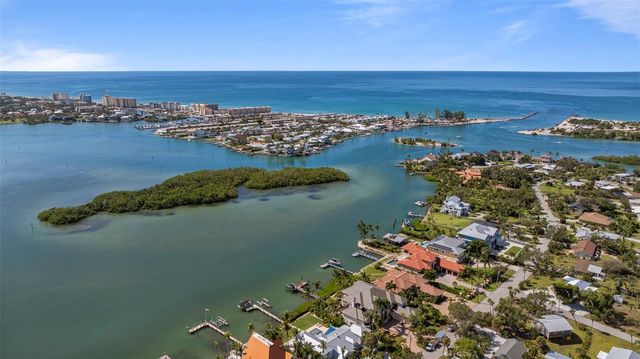 702 POINCIANA ROAD, Nokomis, FL 34275