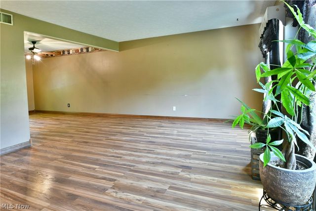 34 Hickory Trace Drive, Girard, OH 44420