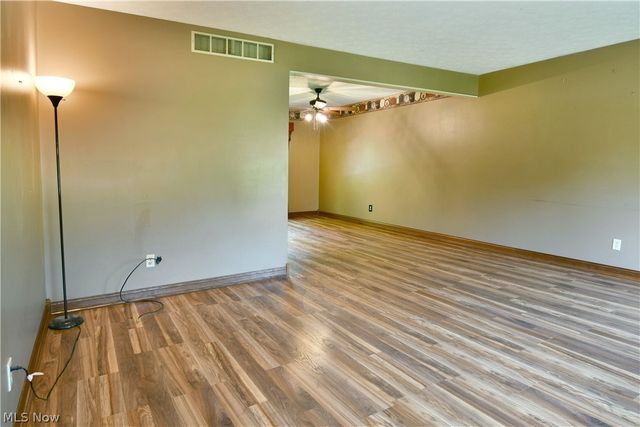 34 Hickory Trace Drive, Girard, OH 44420