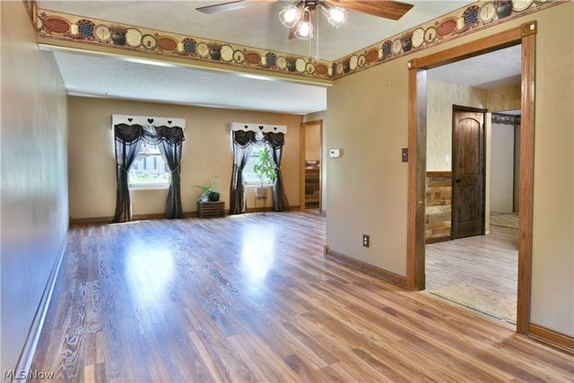 34 Hickory Trace Drive, Girard, OH 44420