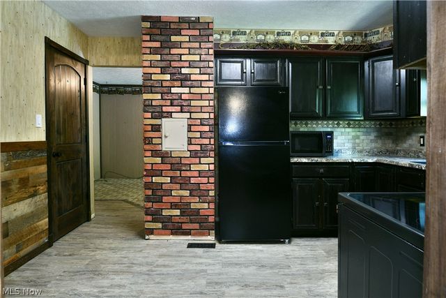 34 Hickory Trace Drive, Girard, OH 44420
