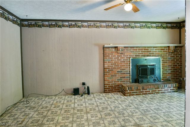 34 Hickory Trace Drive, Girard, OH 44420