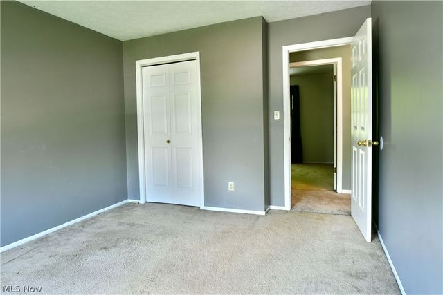 34 Hickory Trace Drive, Girard, OH 44420