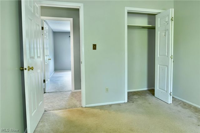 34 Hickory Trace Drive, Girard, OH 44420