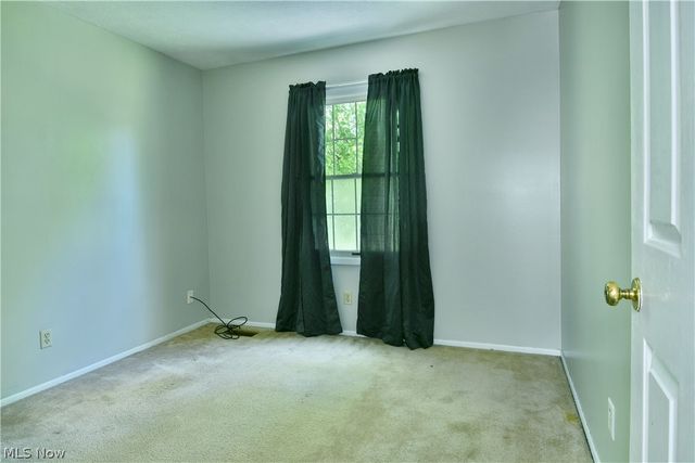 34 Hickory Trace Drive, Girard, OH 44420