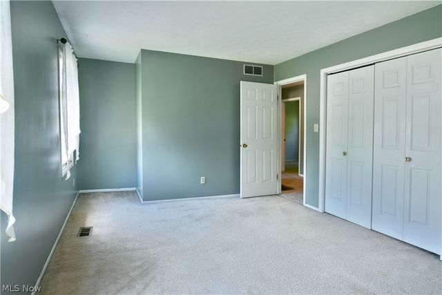 34 Hickory Trace Drive, Girard, OH 44420