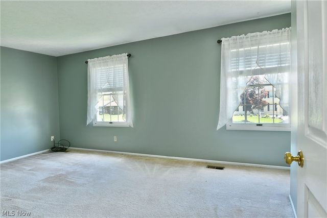 34 Hickory Trace Drive, Girard, OH 44420