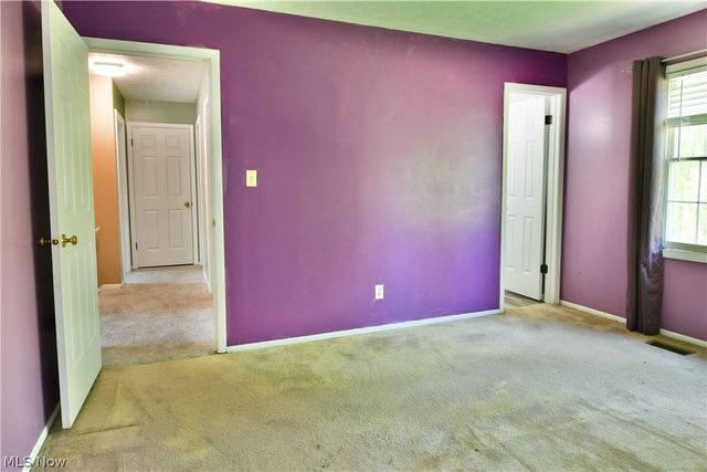 34 Hickory Trace Drive, Girard, OH 44420