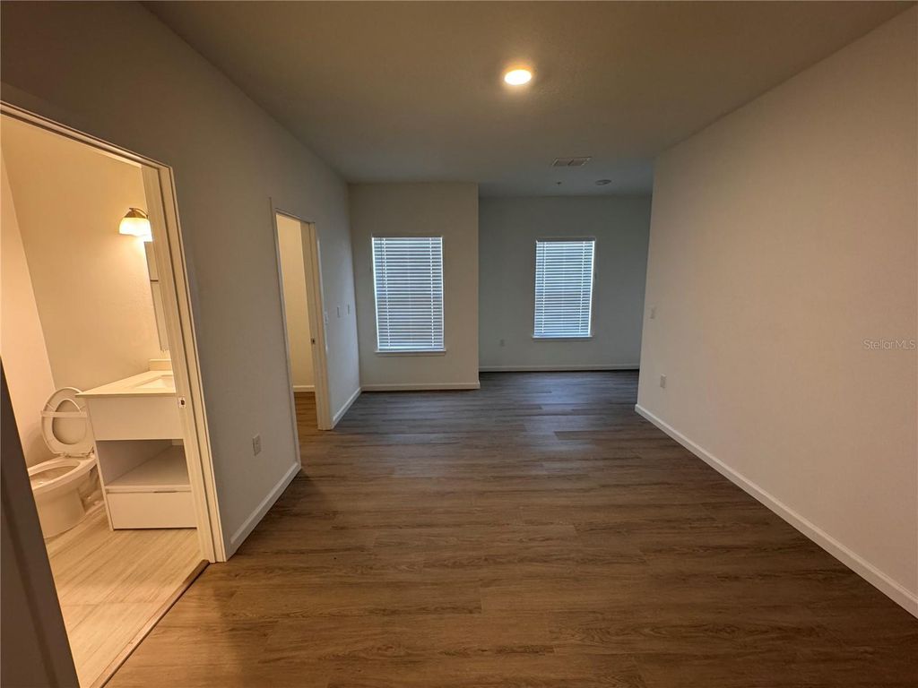 Image 9 of property listing at 1213 SOUTHSTATION PLACE 404, Orlando, FL 32809