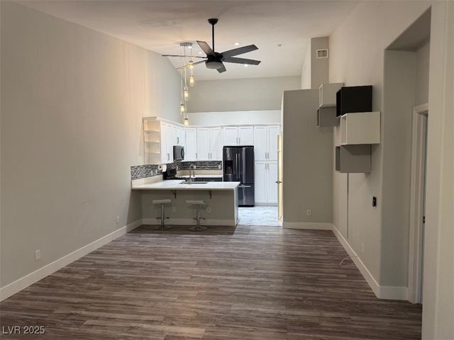 2100 Quarry Ridge Street 203, Las Vegas, NV 89117