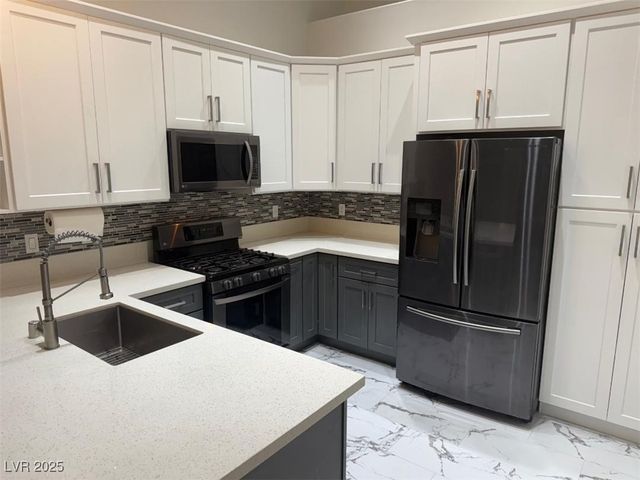 2100 Quarry Ridge Street 203, Las Vegas, NV 89117