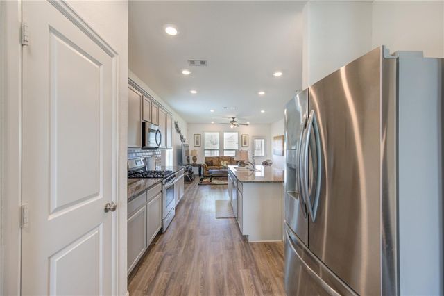 912 Breech Drive, Crosby, TX 77532
