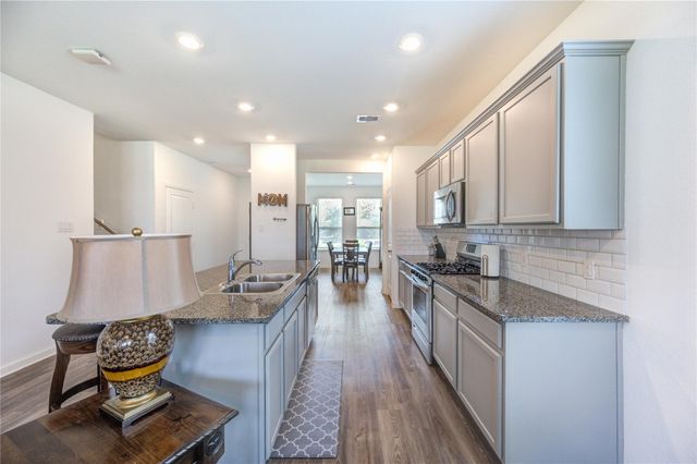 912 Breech Drive, Crosby, TX 77532