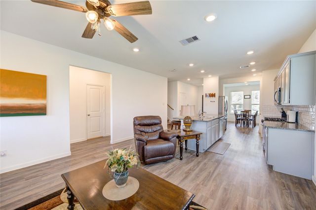 912 Breech Drive, Crosby, TX 77532