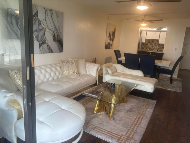 9355 SW 8th Street 225, Boca Raton, FL 33428