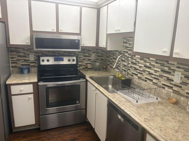 9355 SW 8th Street 225, Boca Raton, FL 33428