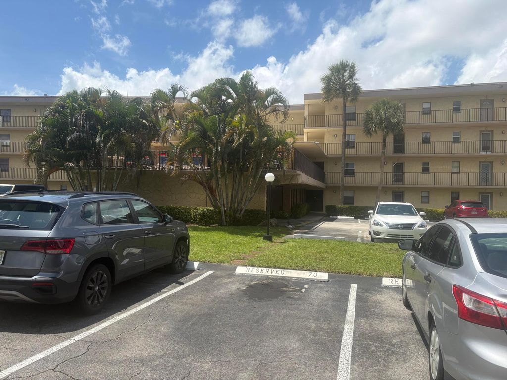 9355 SW 8th Street 225, Boca Raton, FL 33428
