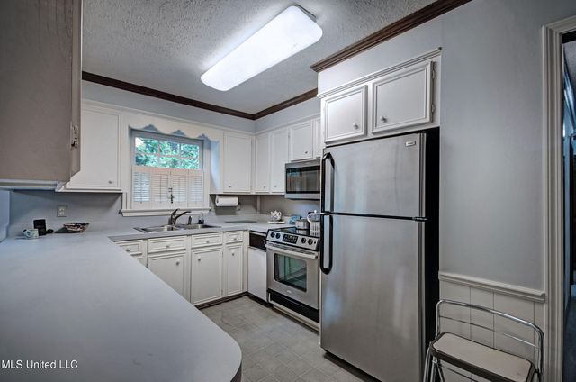 311 Glen Cove Road, Brandon, MS 39047