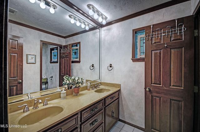 311 Glen Cove Road, Brandon, MS 39047