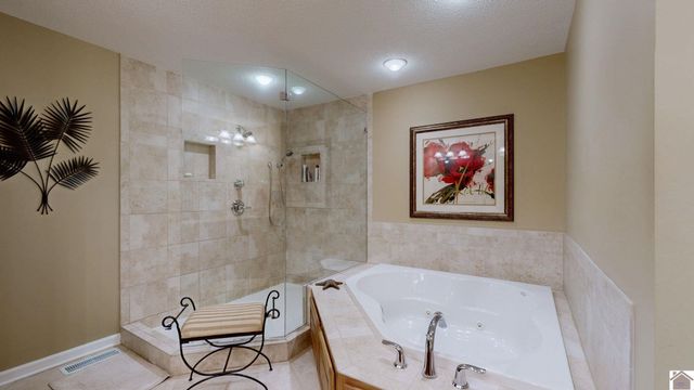 26 Meadow Links Dr., Paducah, KY 42001