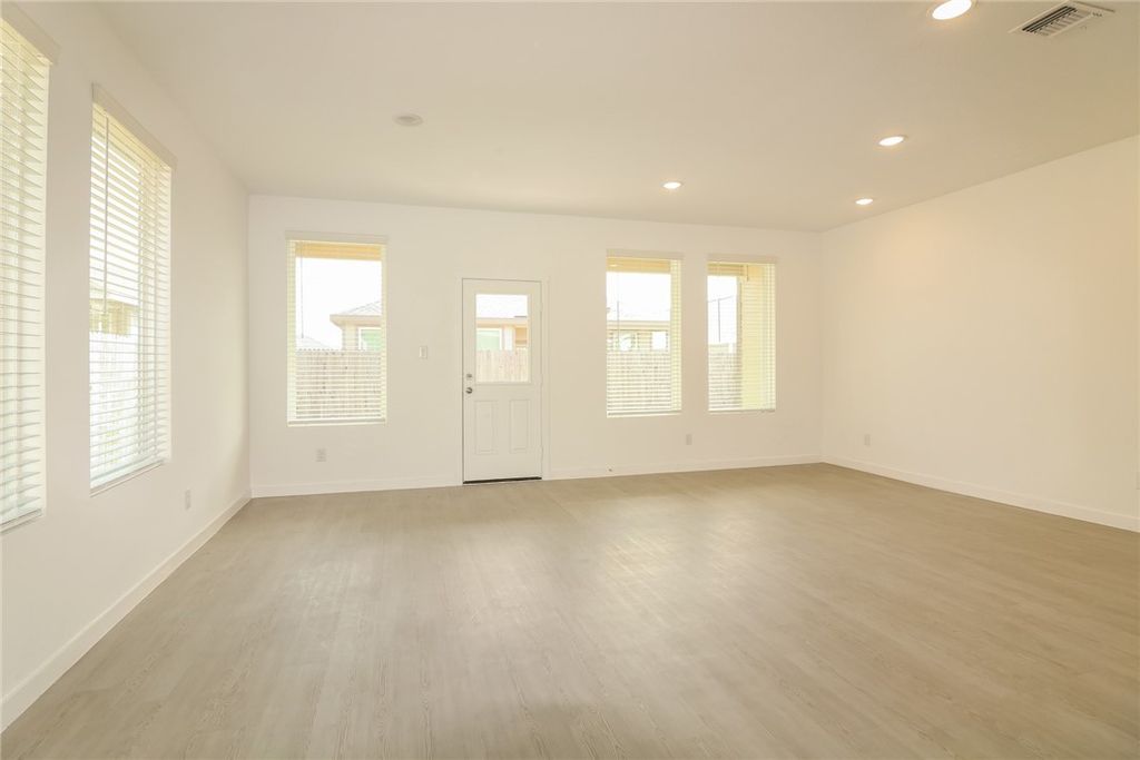 7829 Wonder Woman Dr, Corpus Christi, TX 78414 — photo 3