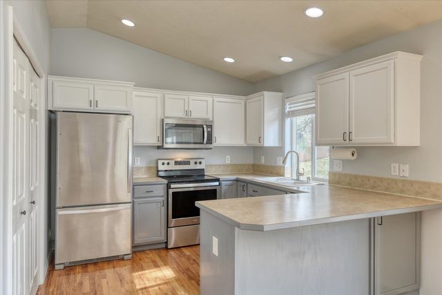 716 E Bonnie Lynn Ln, Colbert, WA 99005