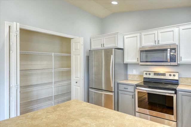 716 E Bonnie Lynn Ln, Colbert, WA 99005