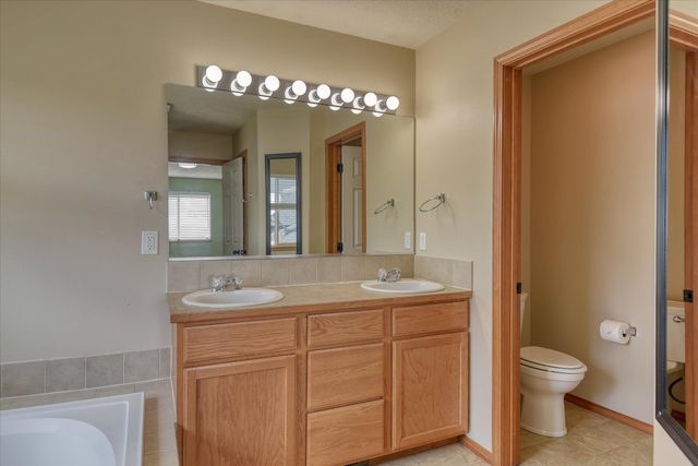 716 E Bonnie Lynn Ln, Colbert, WA 99005