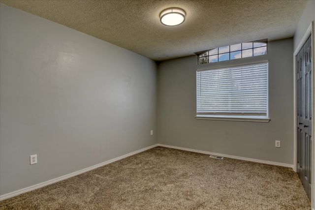 716 E Bonnie Lynn Ln, Colbert, WA 99005