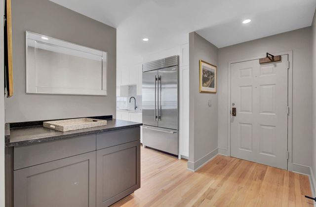 1 King Street Apt 607, Charleston, SC 29401