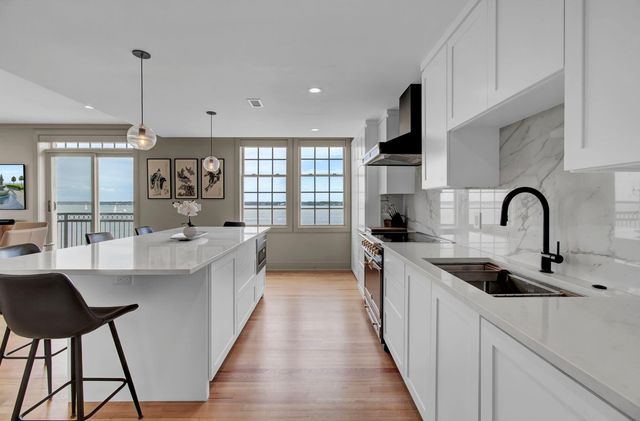 1 King Street Apt 607, Charleston, SC 29401