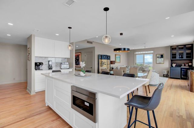 1 King Street Apt 607, Charleston, SC 29401