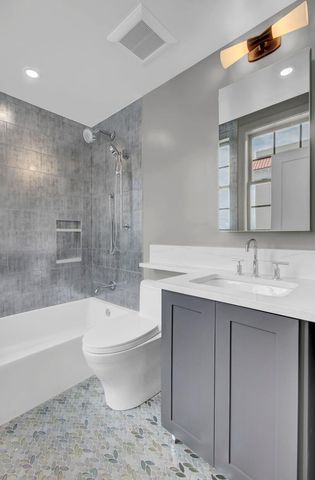 1 King Street Apt 607, Charleston, SC 29401