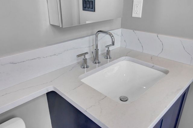 1 King Street Apt 607, Charleston, SC 29401