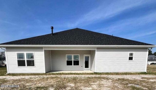 187 Seashore Street, Grimesland, NC 27837