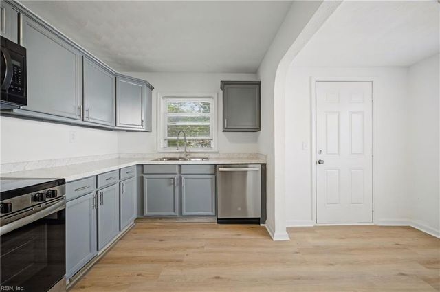 300 Dwight DR, Portsmouth, VA 23704