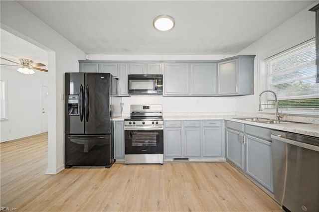 300 Dwight DR, Portsmouth, VA 23704
