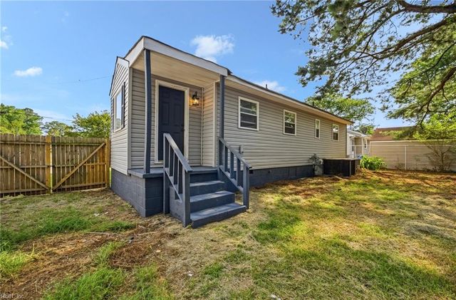 300 Dwight DR, Portsmouth, VA 23704