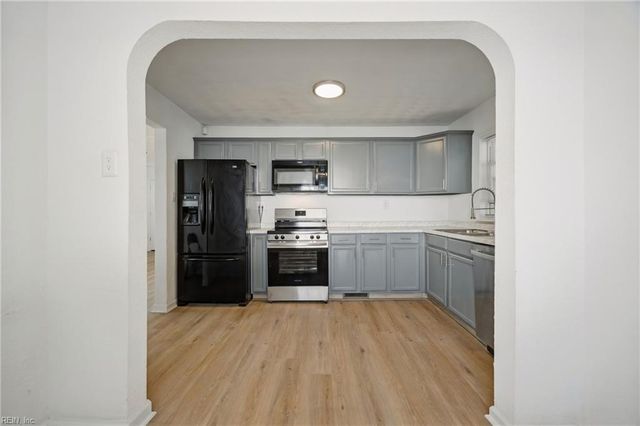 300 Dwight DR, Portsmouth, VA 23704