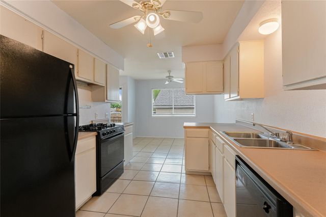 2605 W Stassney LN B, Austin, TX 78745