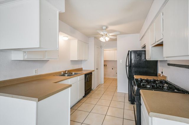 2605 W Stassney LN B, Austin, TX 78745